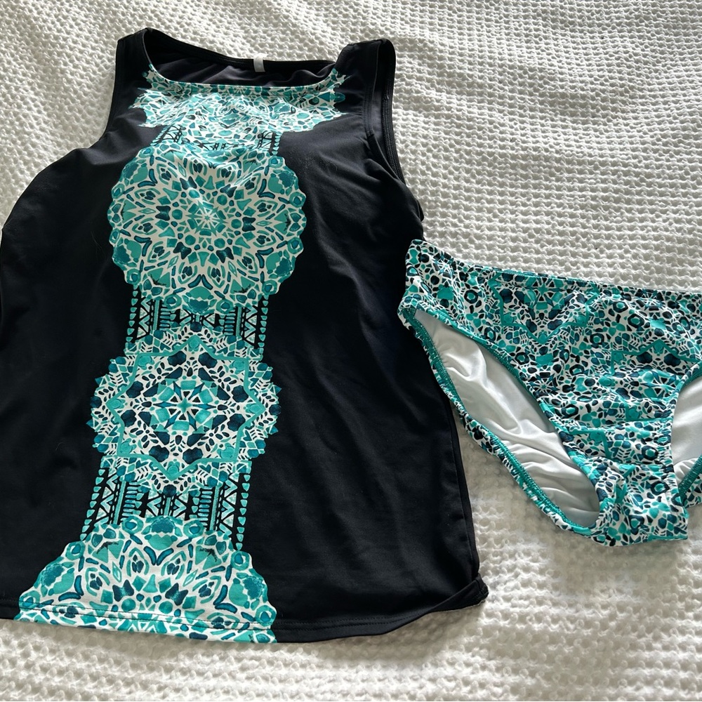 Woman’s Lands End tankini bathing suit